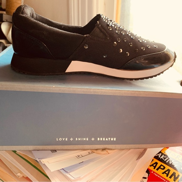 Simple Vera Wang Black Embellished Walking Sneakers 7 - Picture 2 of 8